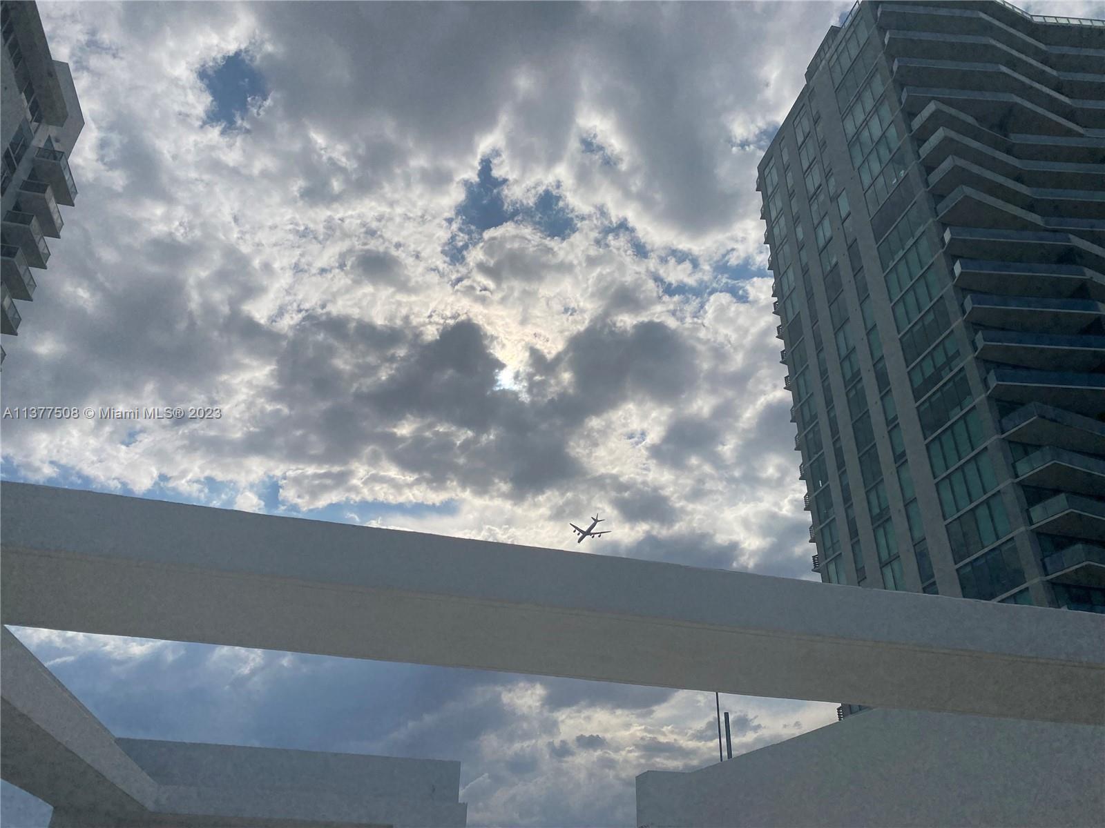 THE CRIMSON CONDO - Residential Lease