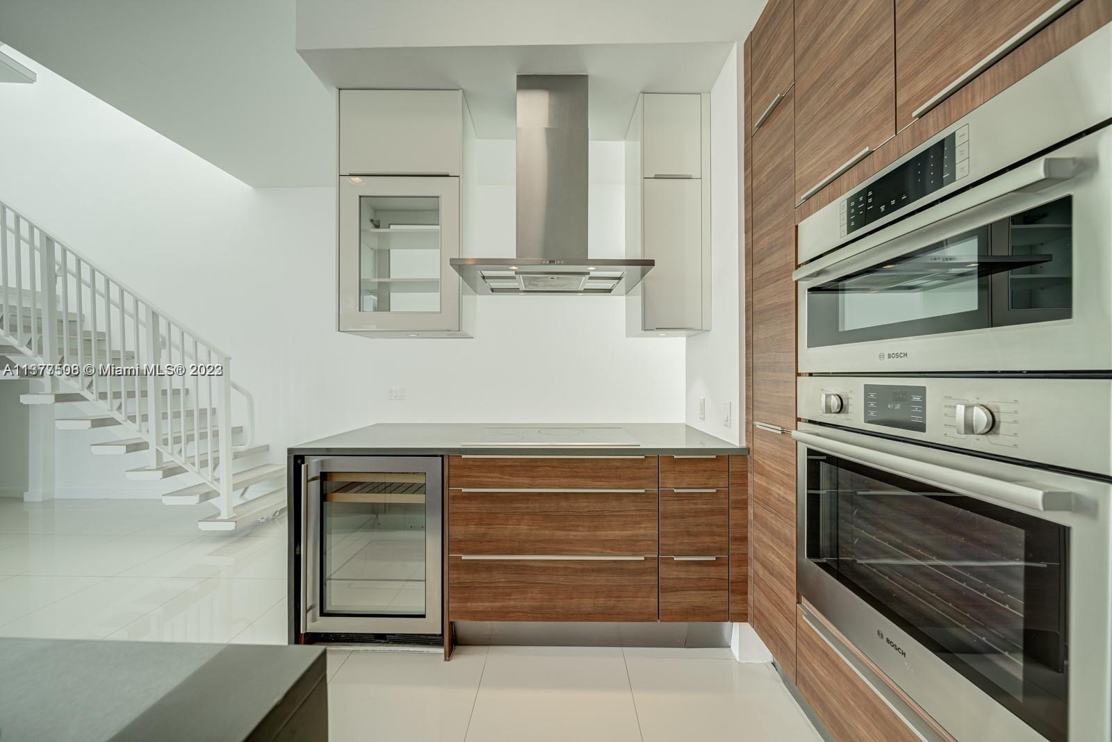 THE CRIMSON CONDO - Residential Lease