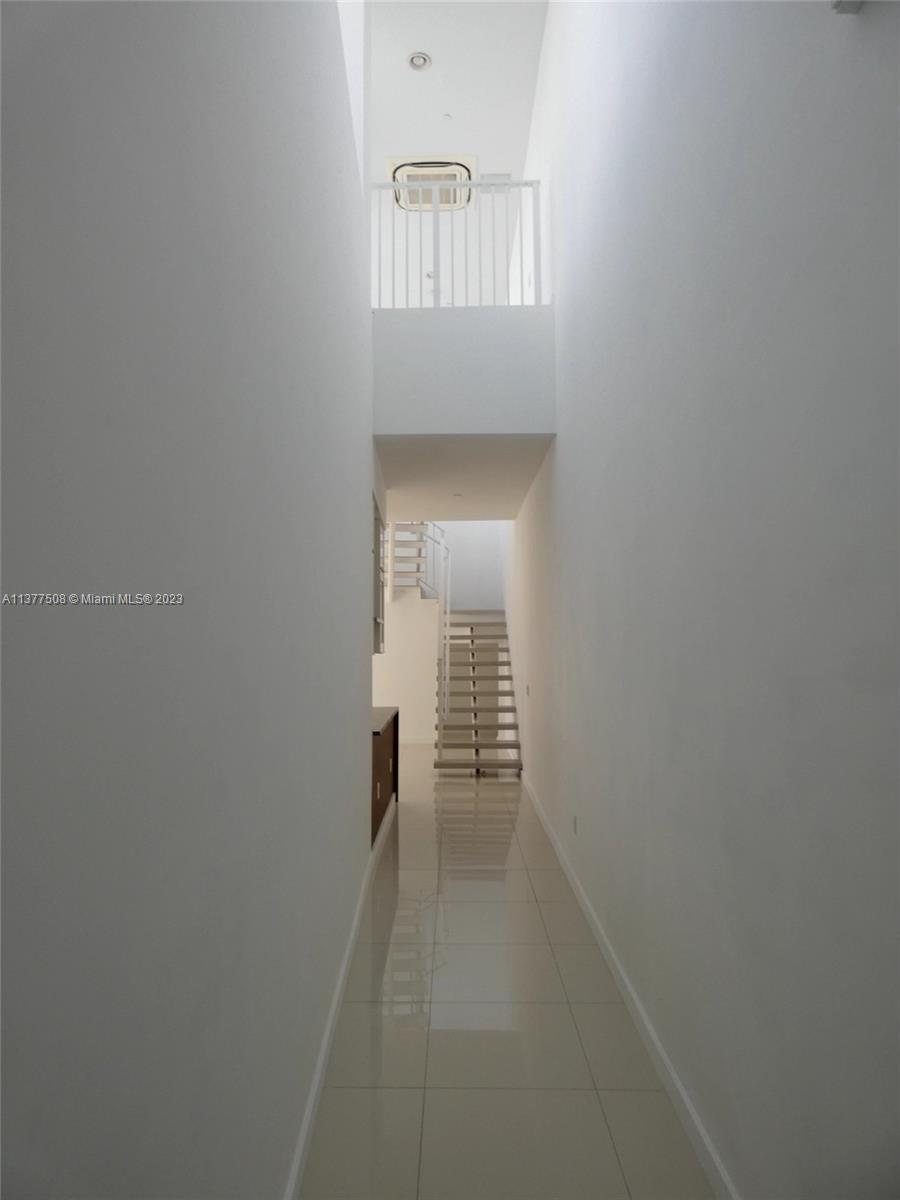 THE CRIMSON CONDO - Residential Lease