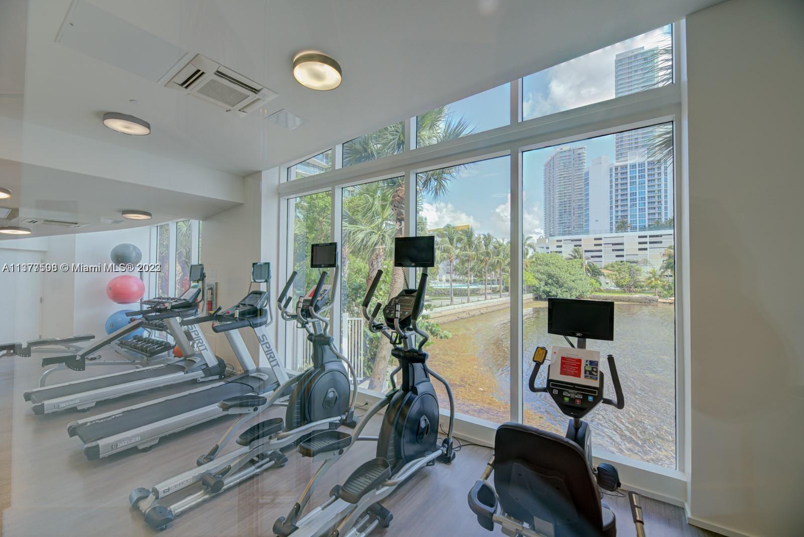 THE CRIMSON CONDO - Residential Lease