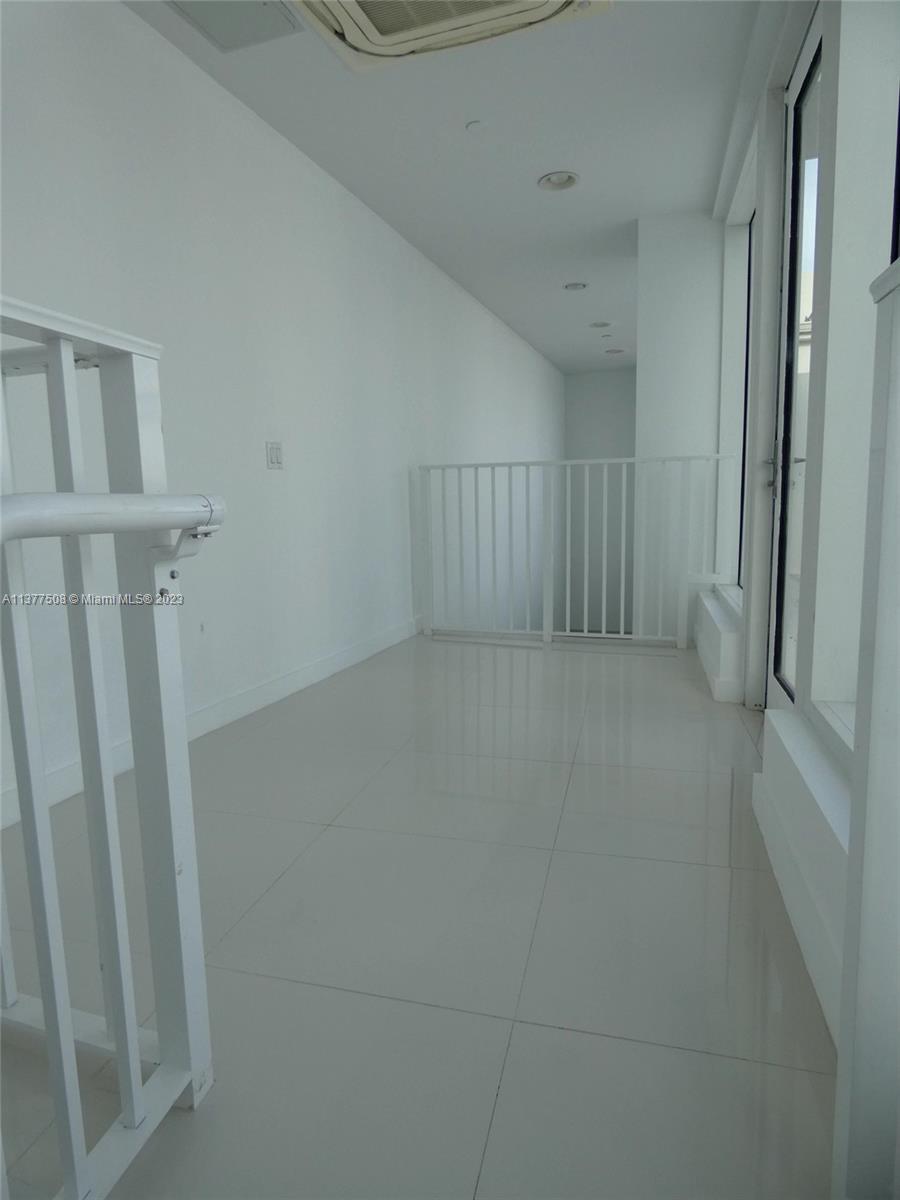 THE CRIMSON CONDO - Residential Lease