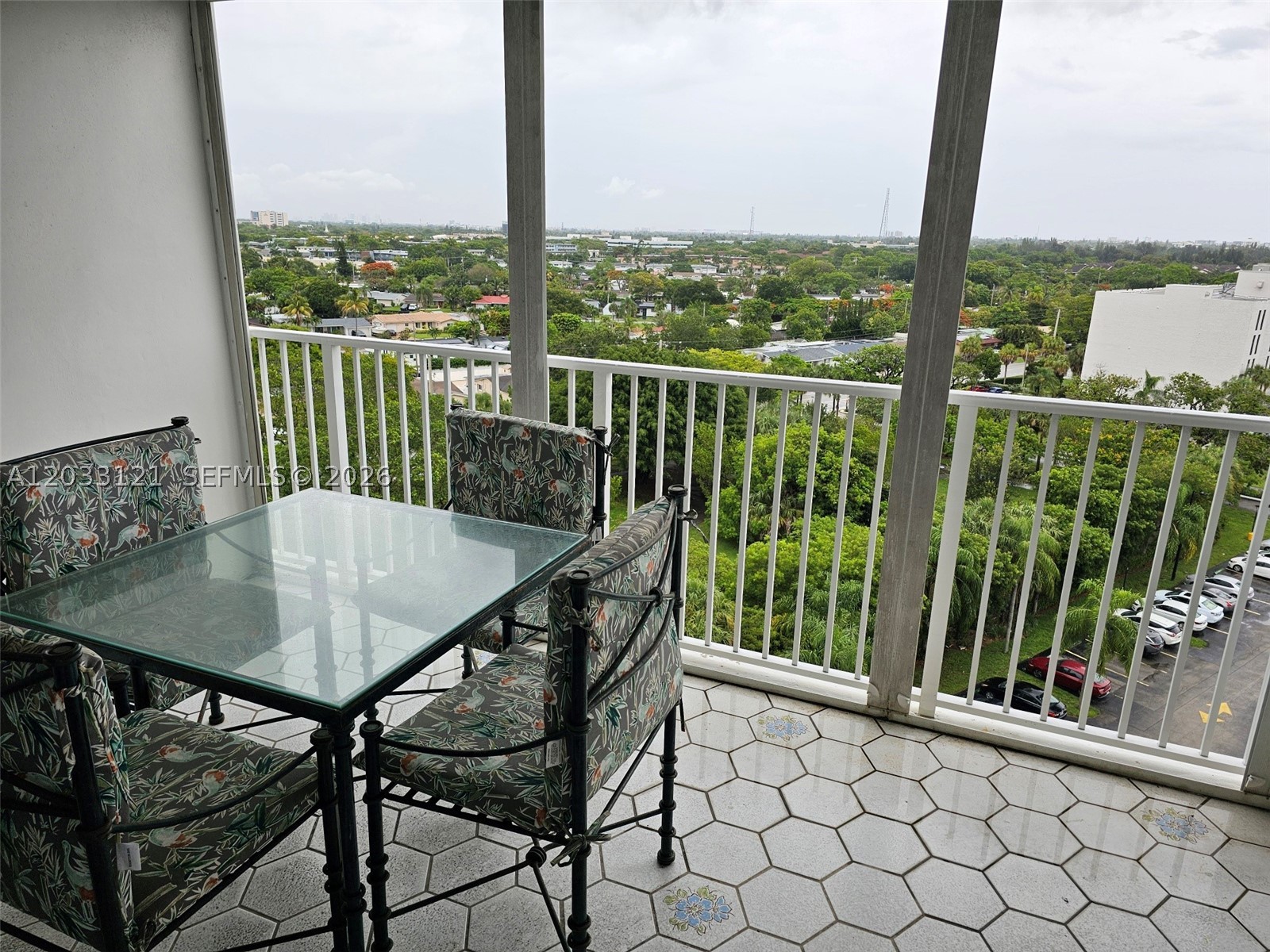 HILLCREST EAST NO 27 CONDO - Residential