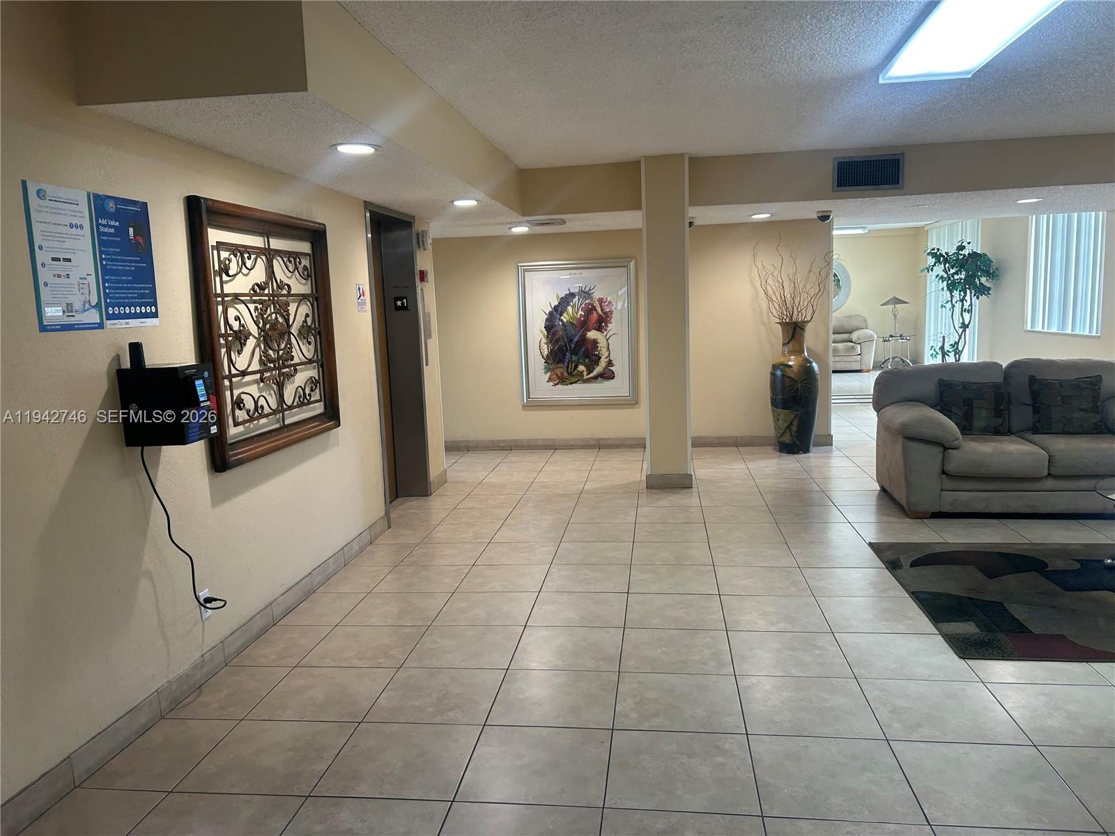 HOLLYBROOK GOLF AND - Residential