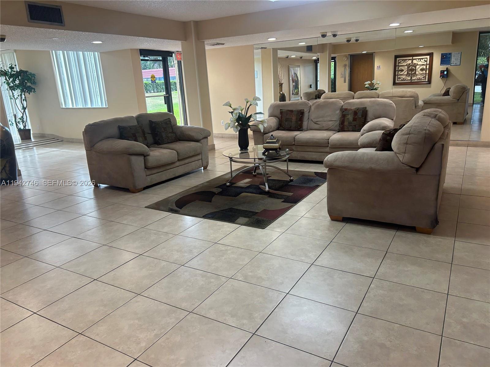 HOLLYBROOK GOLF AND - Residential