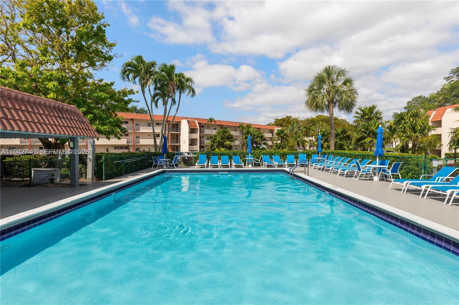 HOLLYBROOK GOLF AND - Residential