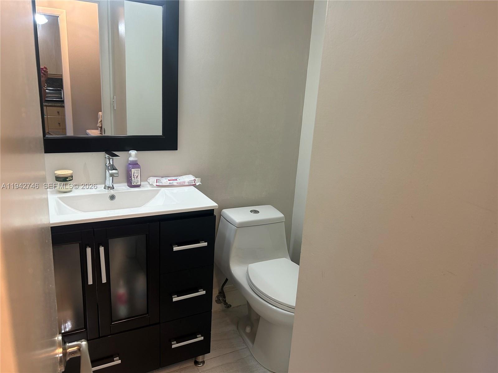 HOLLYBROOK GOLF AND - Residential