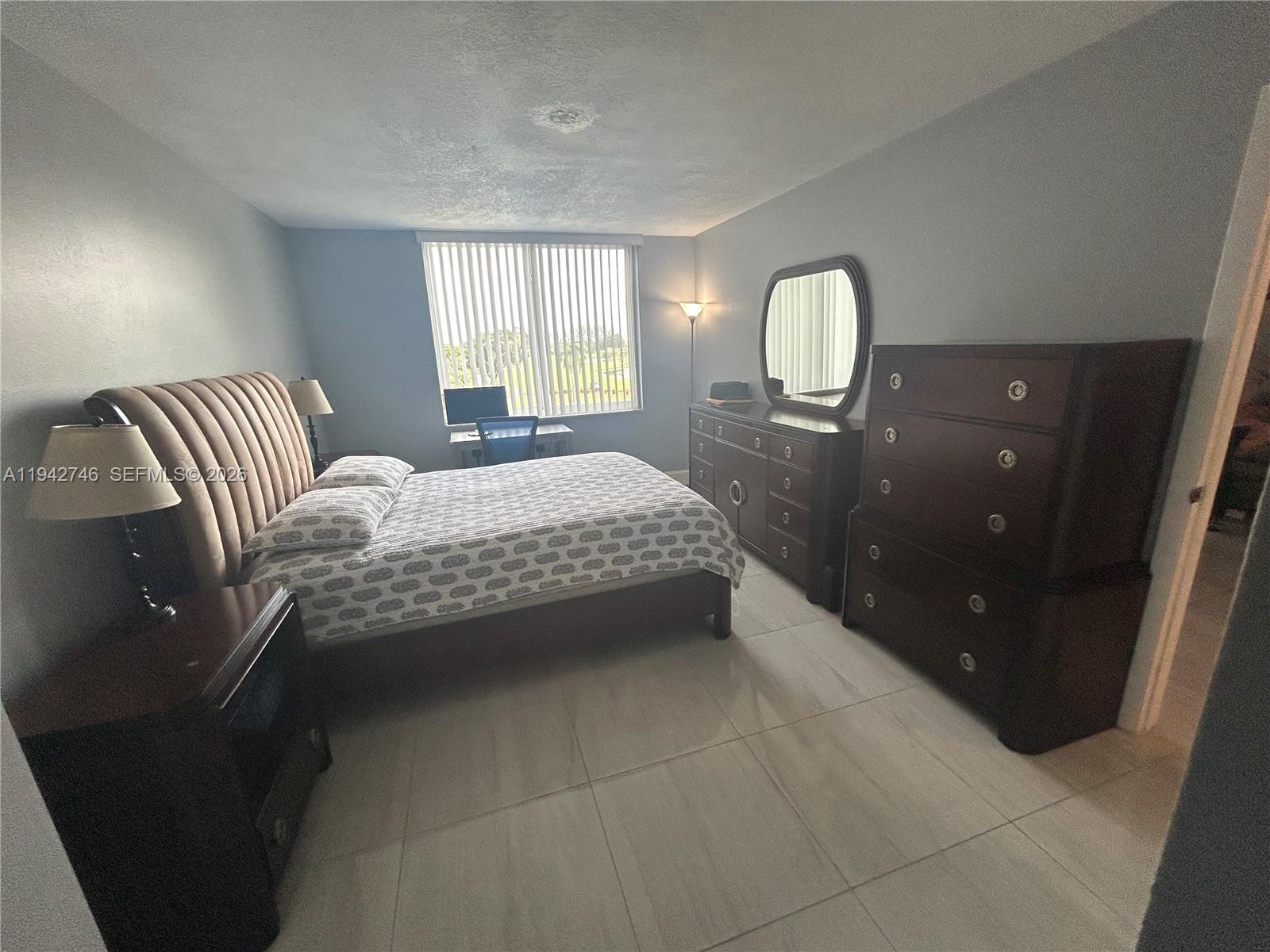 HOLLYBROOK GOLF AND - Residential