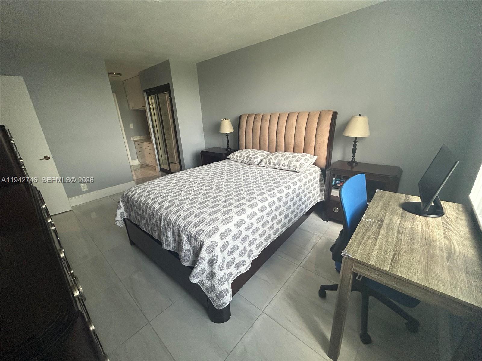 HOLLYBROOK GOLF AND - Residential