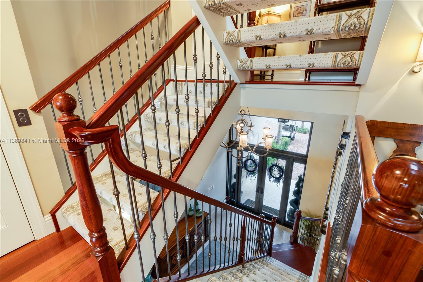 ROYAL HARBOUR YACHT CLUB - Residential