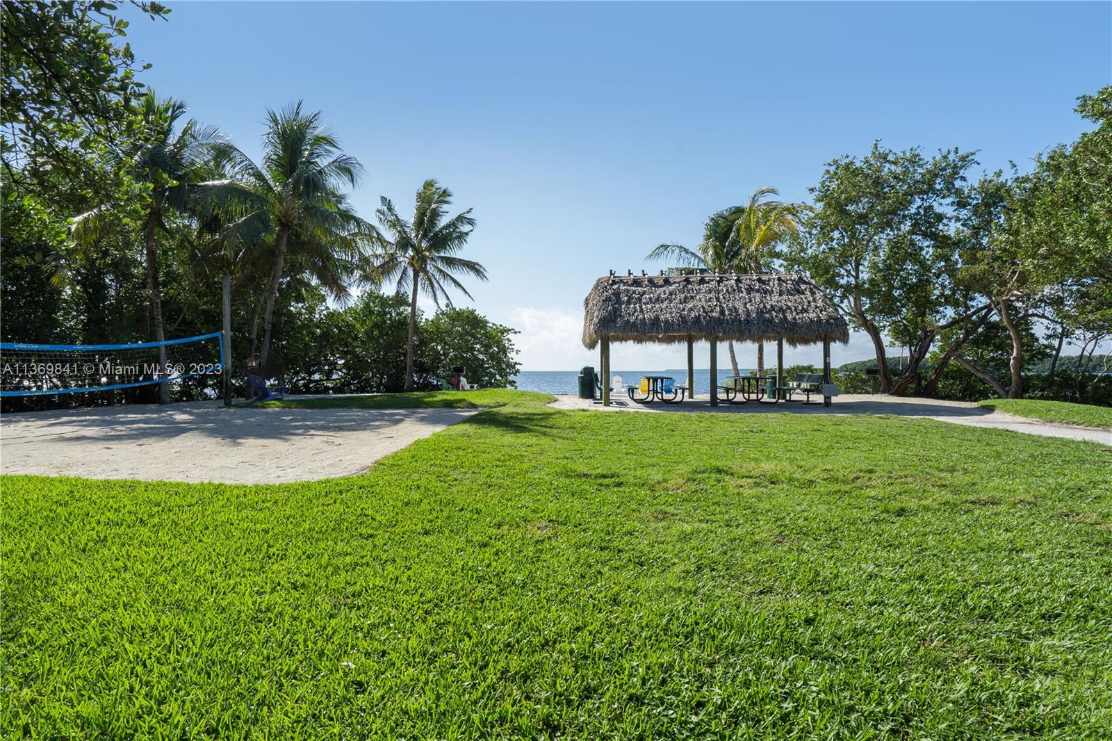 ROYAL HARBOUR YACHT CLUB - Residential