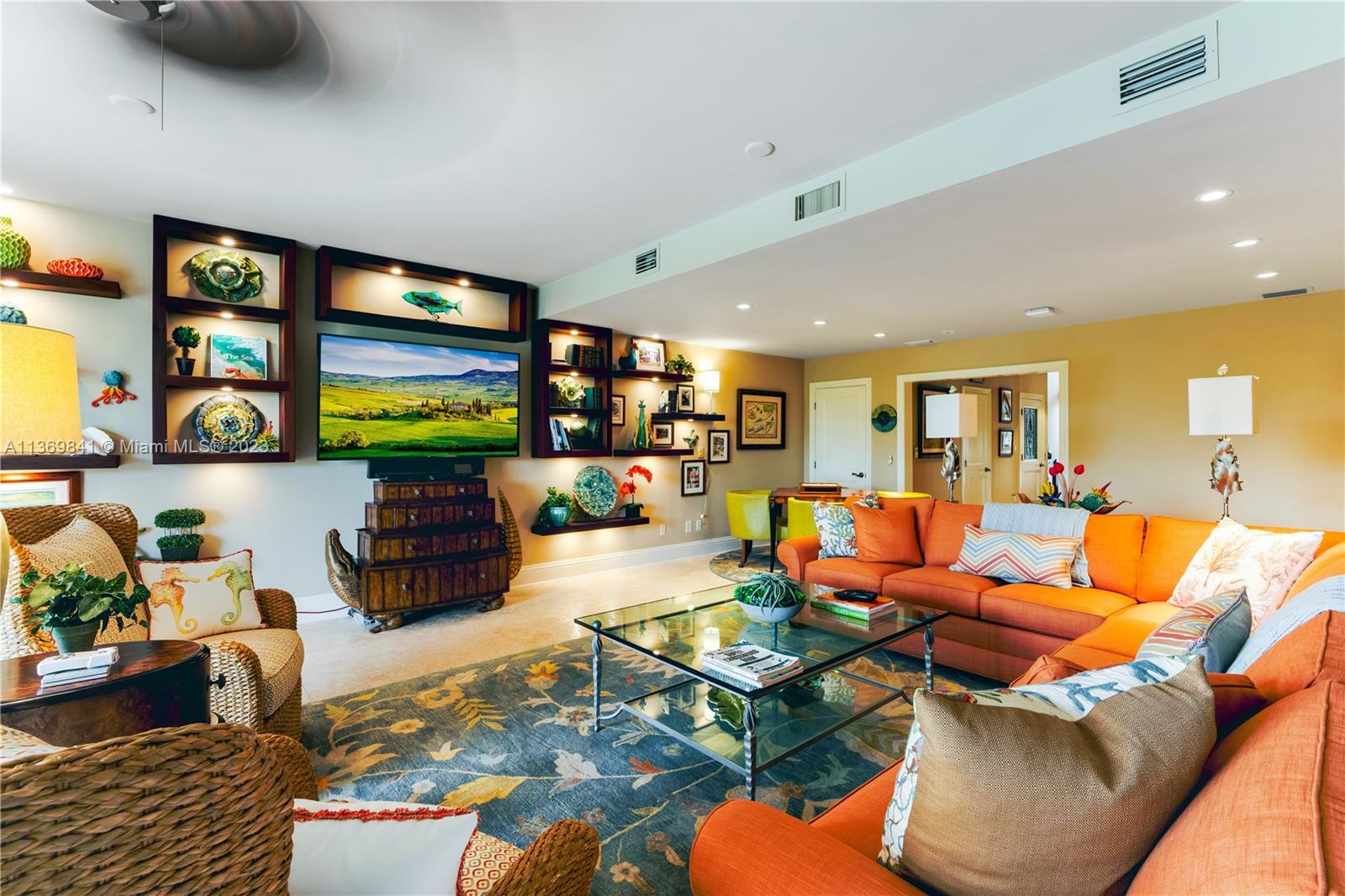 ROYAL HARBOUR YACHT CLUB - Residential