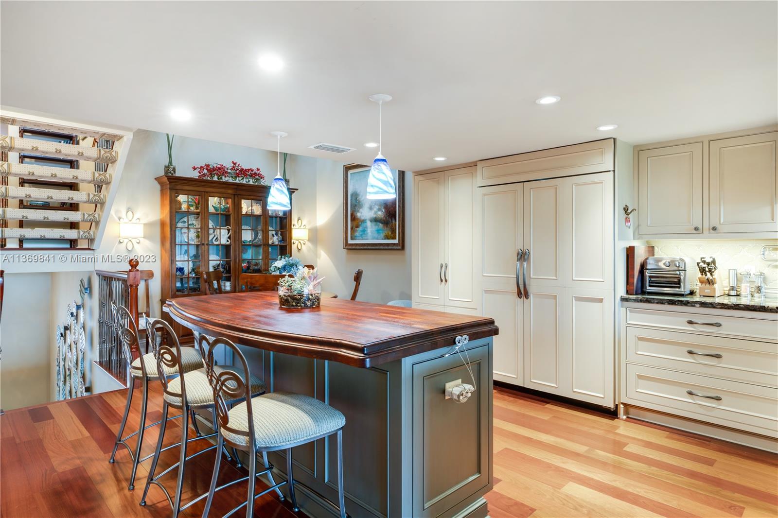 ROYAL HARBOUR YACHT CLUB - Residential