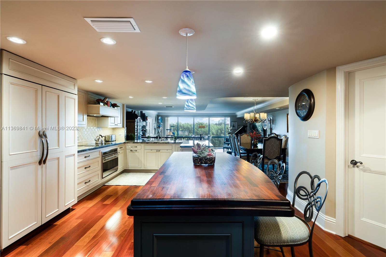 ROYAL HARBOUR YACHT CLUB - Residential