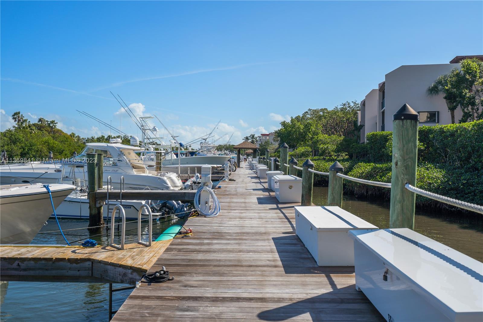 ROYAL HARBOUR YACHT CLUB - Residential