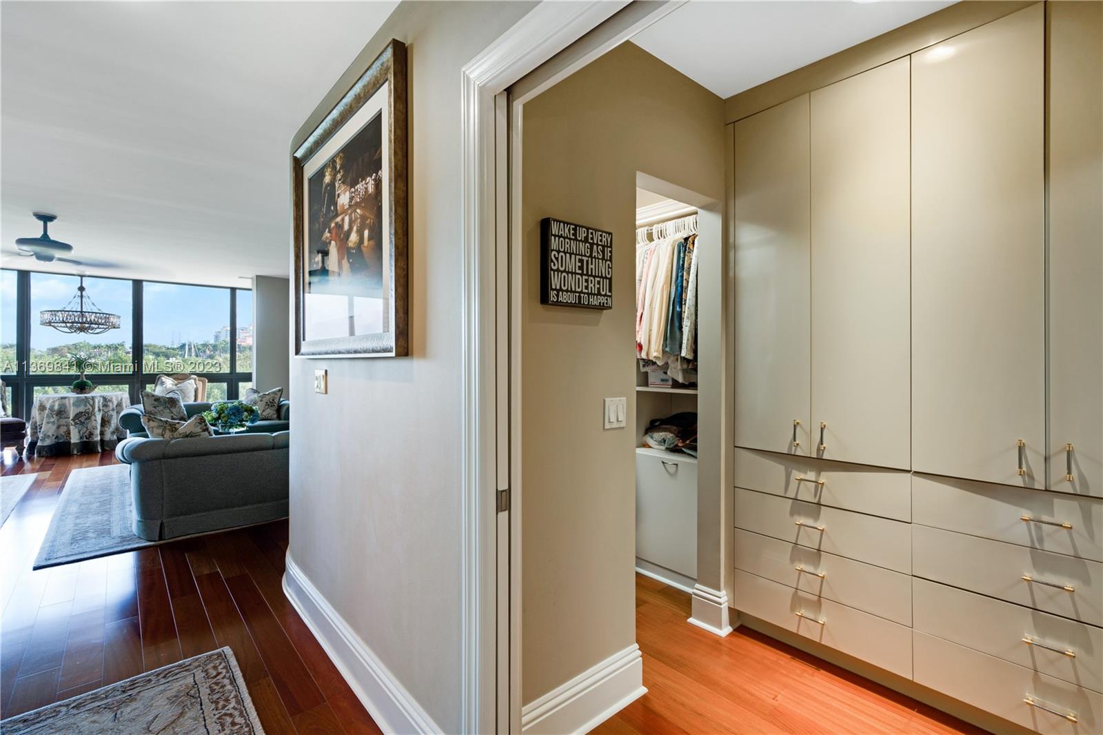 ROYAL HARBOUR YACHT CLUB - Residential