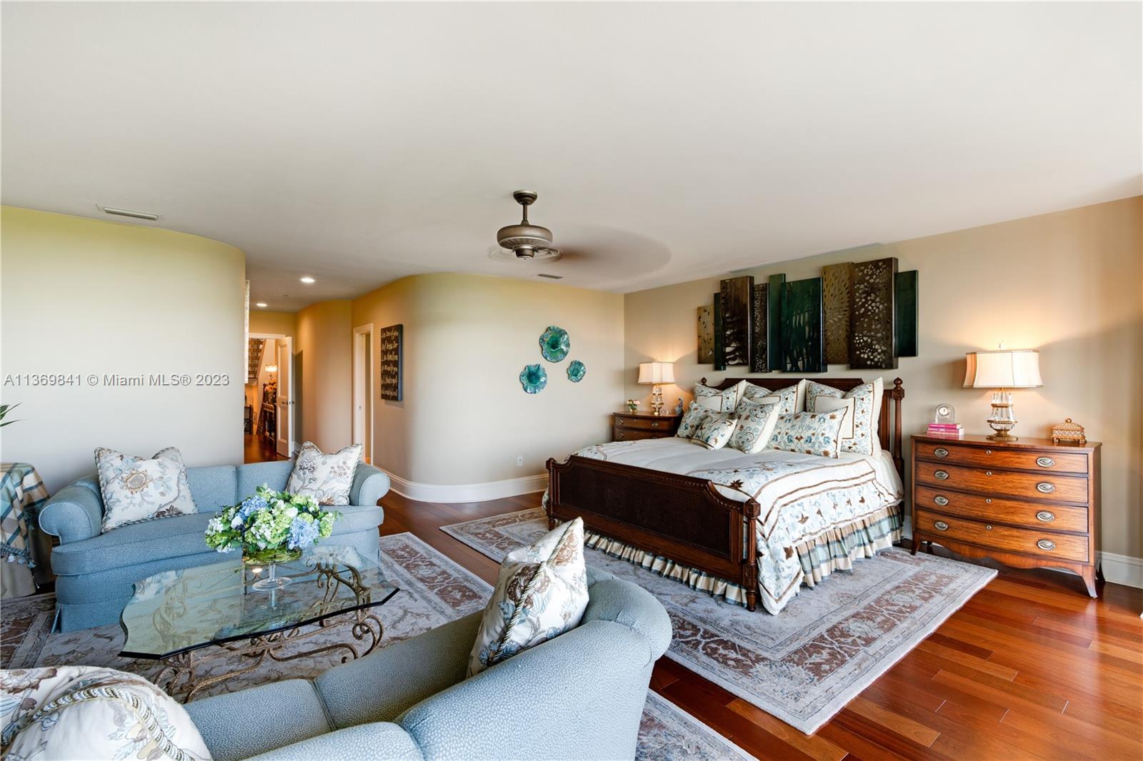 ROYAL HARBOUR YACHT CLUB - Residential