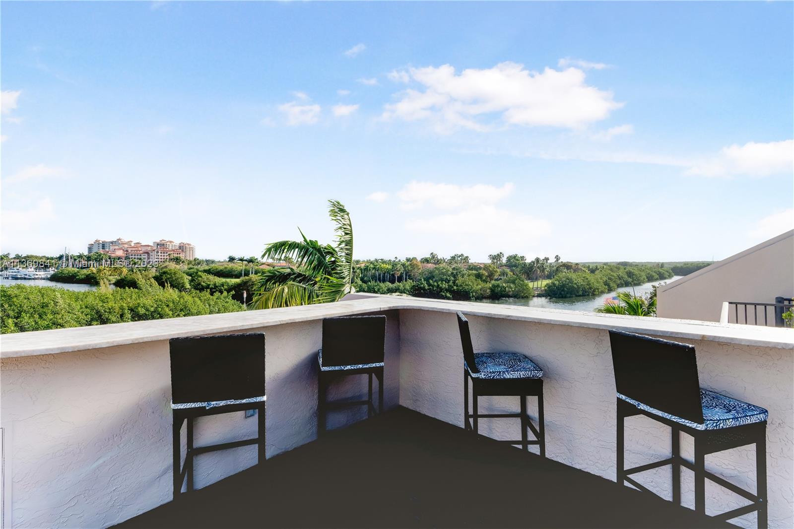 ROYAL HARBOUR YACHT CLUB - Residential