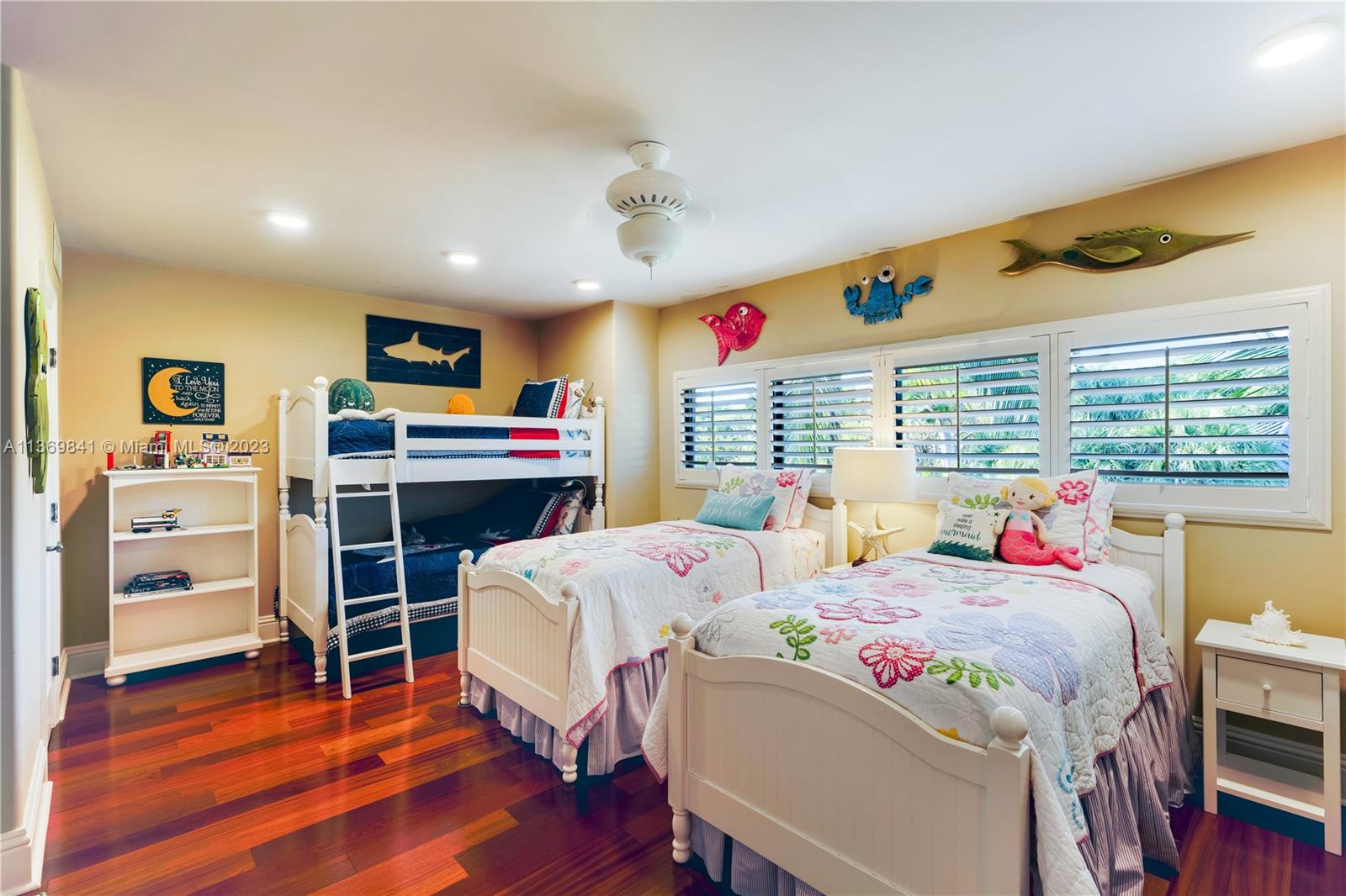 ROYAL HARBOUR YACHT CLUB - Residential