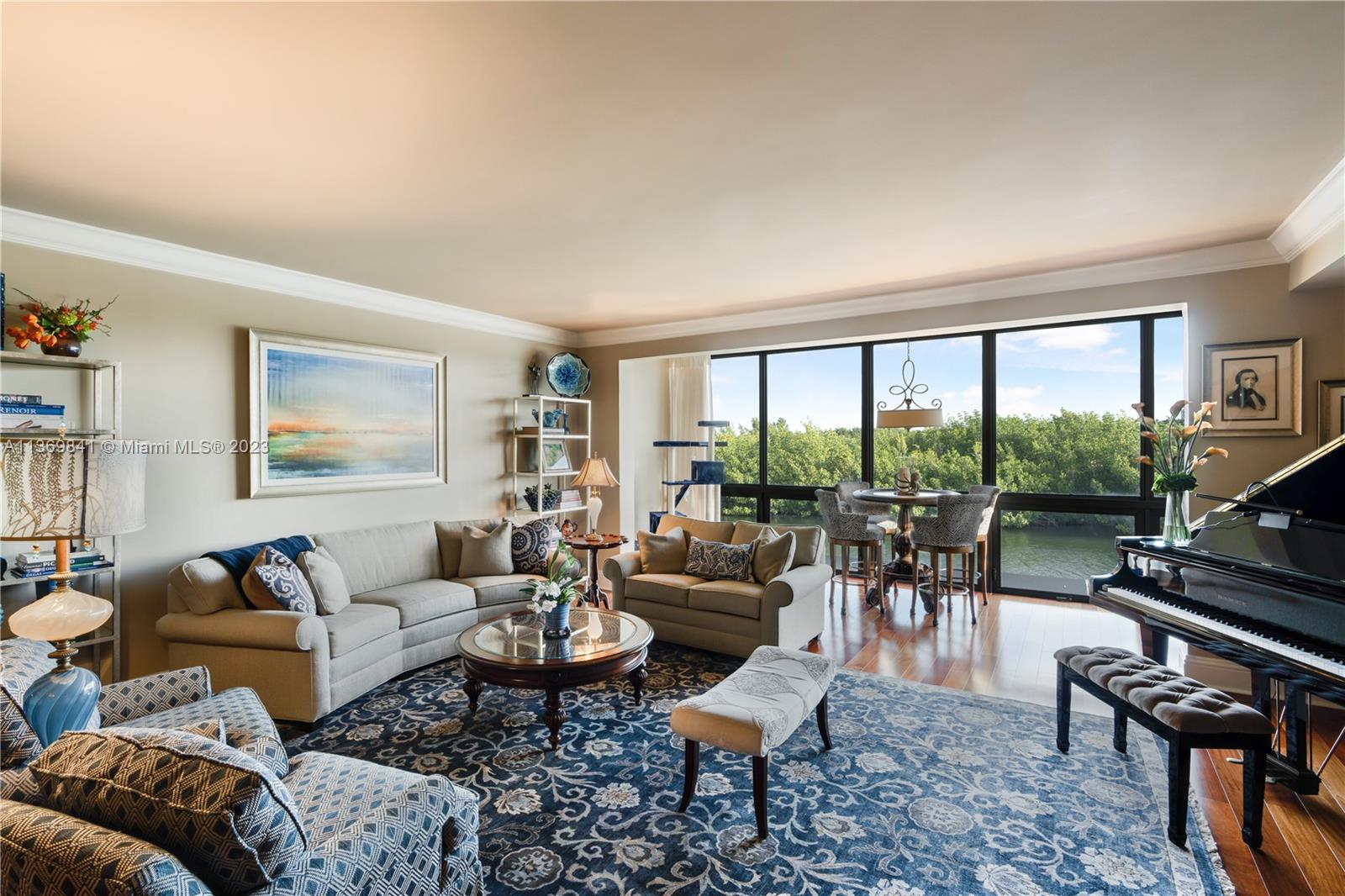 ROYAL HARBOUR YACHT CLUB - Residential