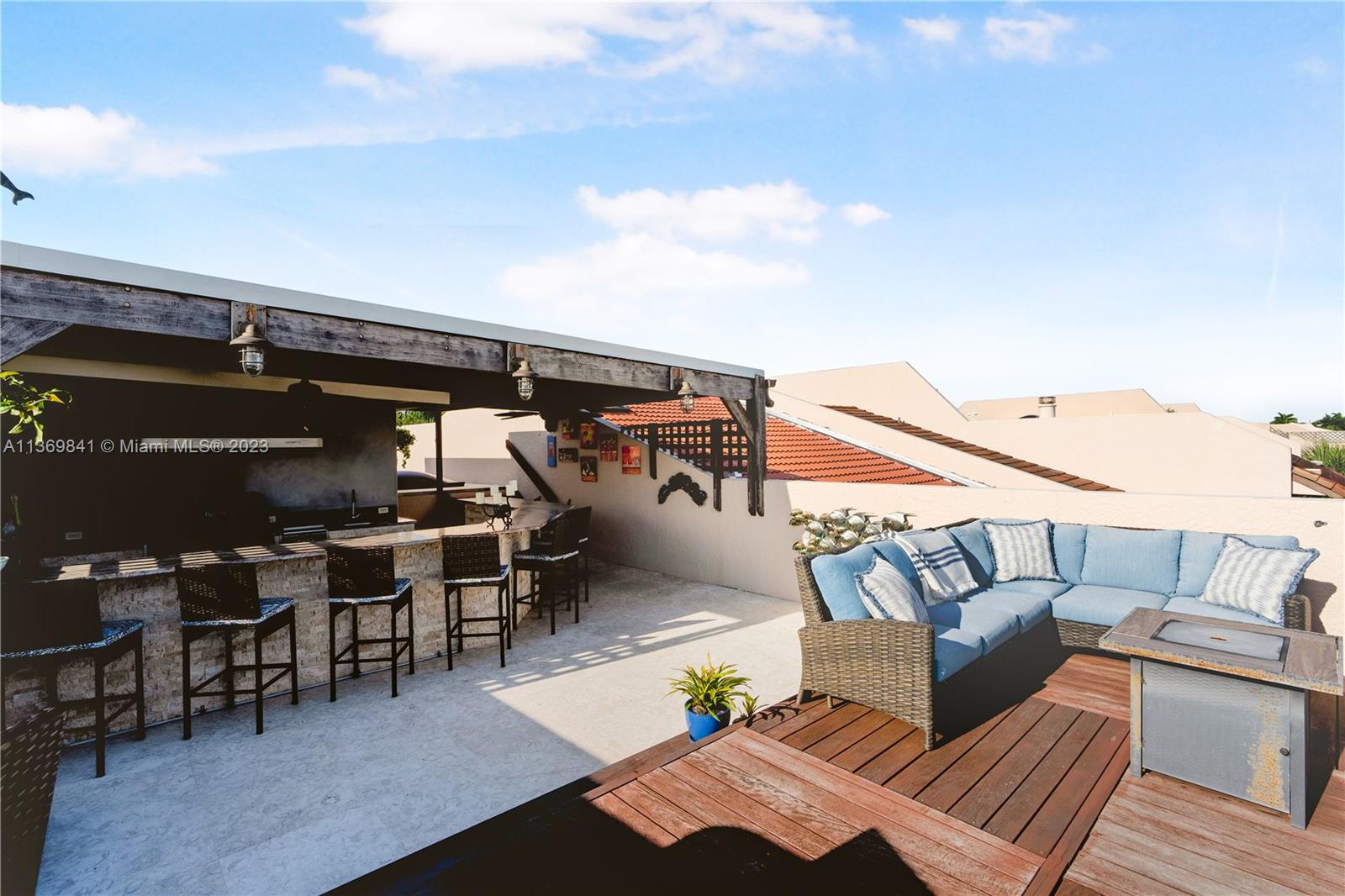 ROYAL HARBOUR YACHT CLUB - Residential