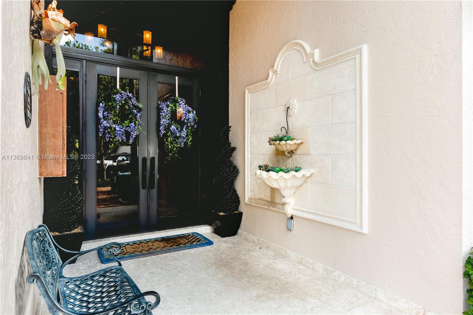 ROYAL HARBOUR YACHT CLUB - Residential