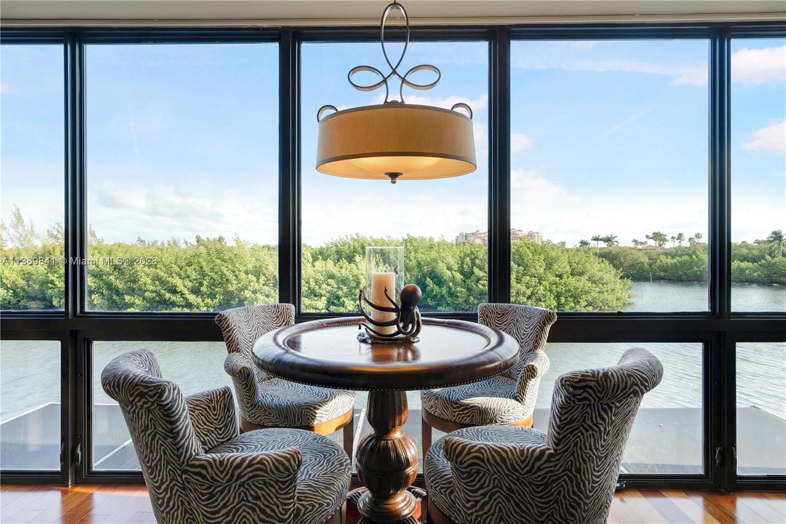 ROYAL HARBOUR YACHT CLUB - Residential