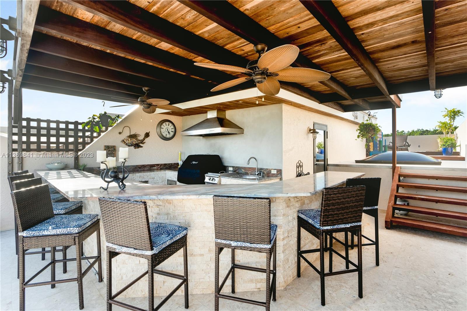 ROYAL HARBOUR YACHT CLUB - Residential