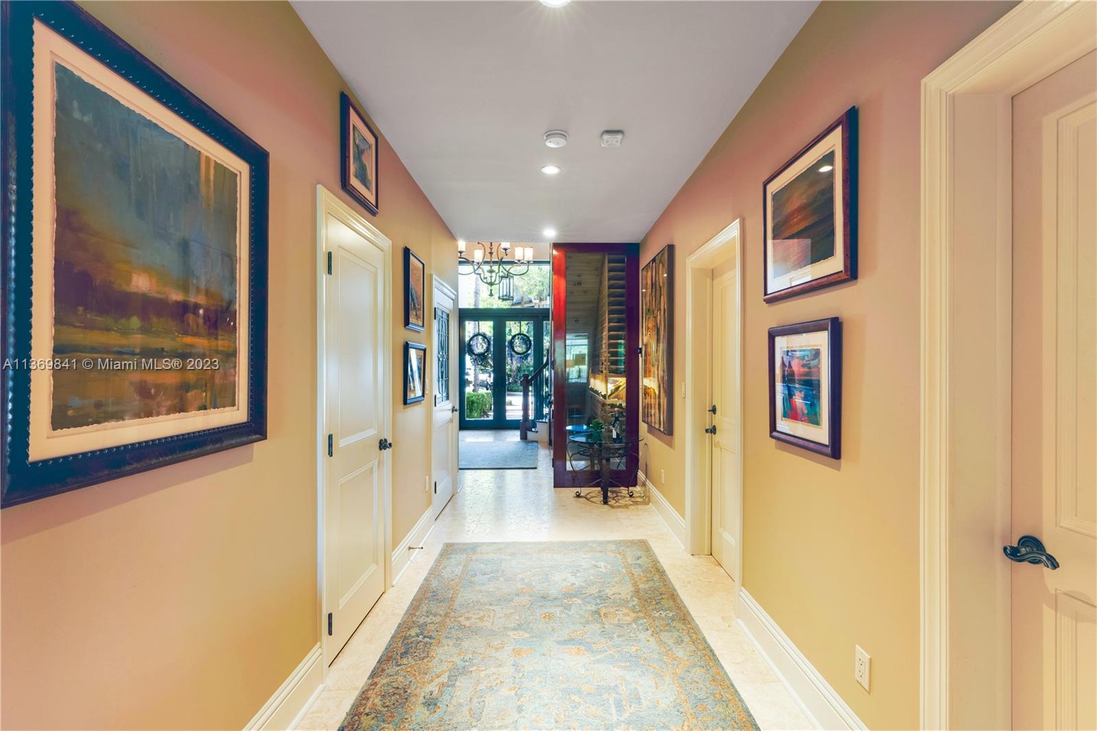 ROYAL HARBOUR YACHT CLUB - Residential