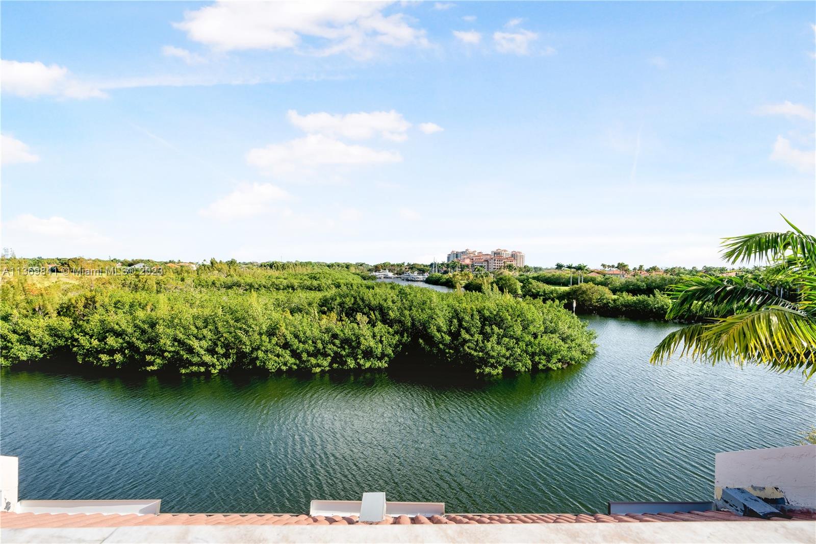 ROYAL HARBOUR YACHT CLUB - Residential