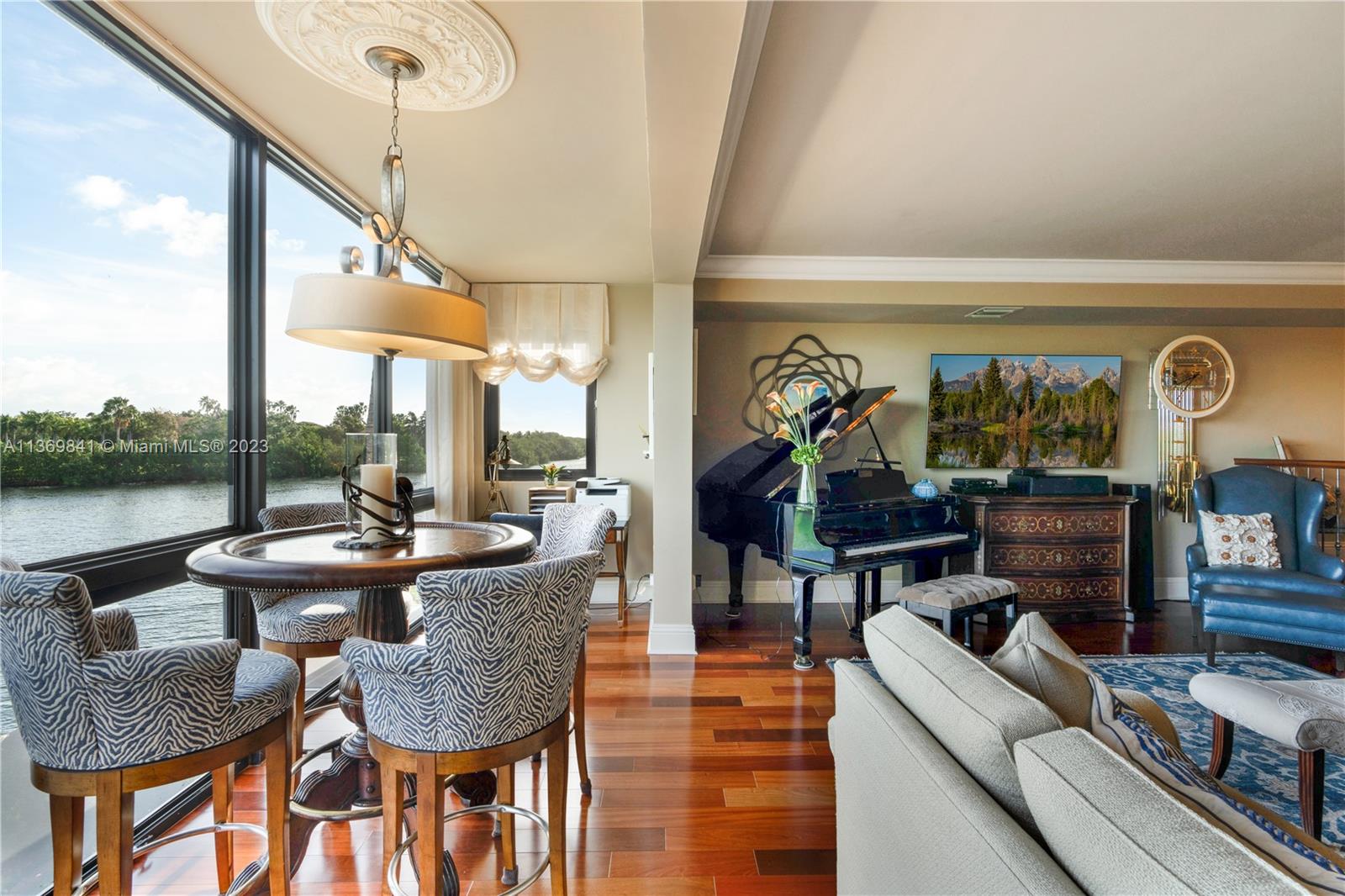 ROYAL HARBOUR YACHT CLUB - Residential