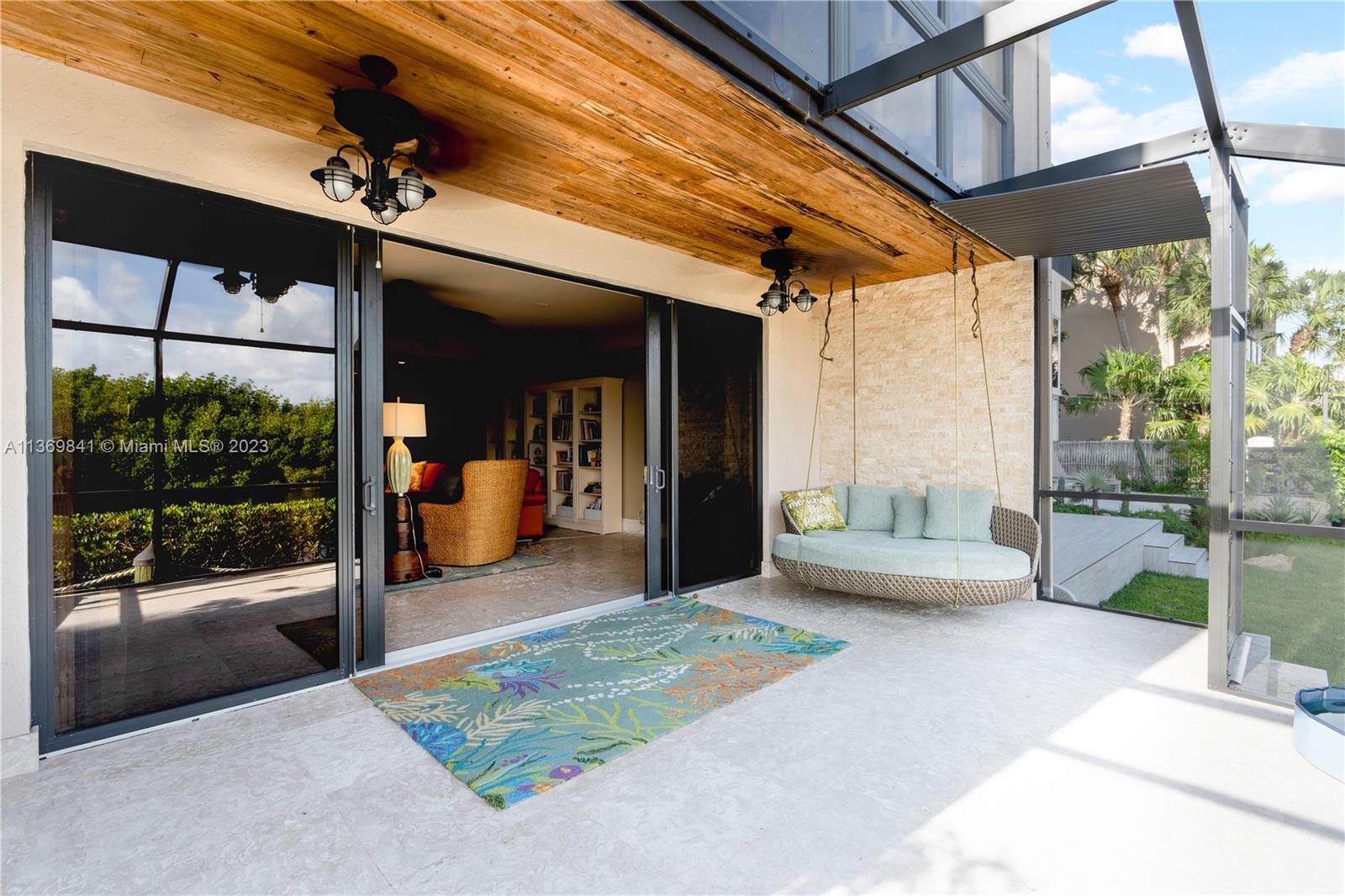ROYAL HARBOUR YACHT CLUB - Residential