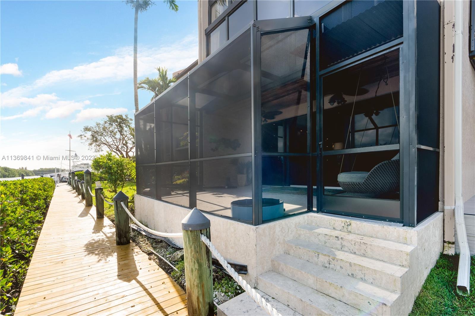 ROYAL HARBOUR YACHT CLUB - Residential