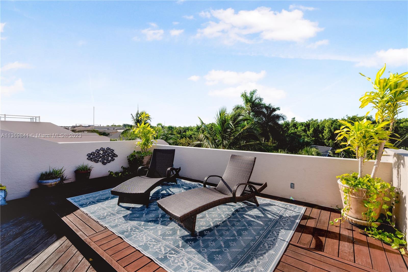 ROYAL HARBOUR YACHT CLUB - Residential