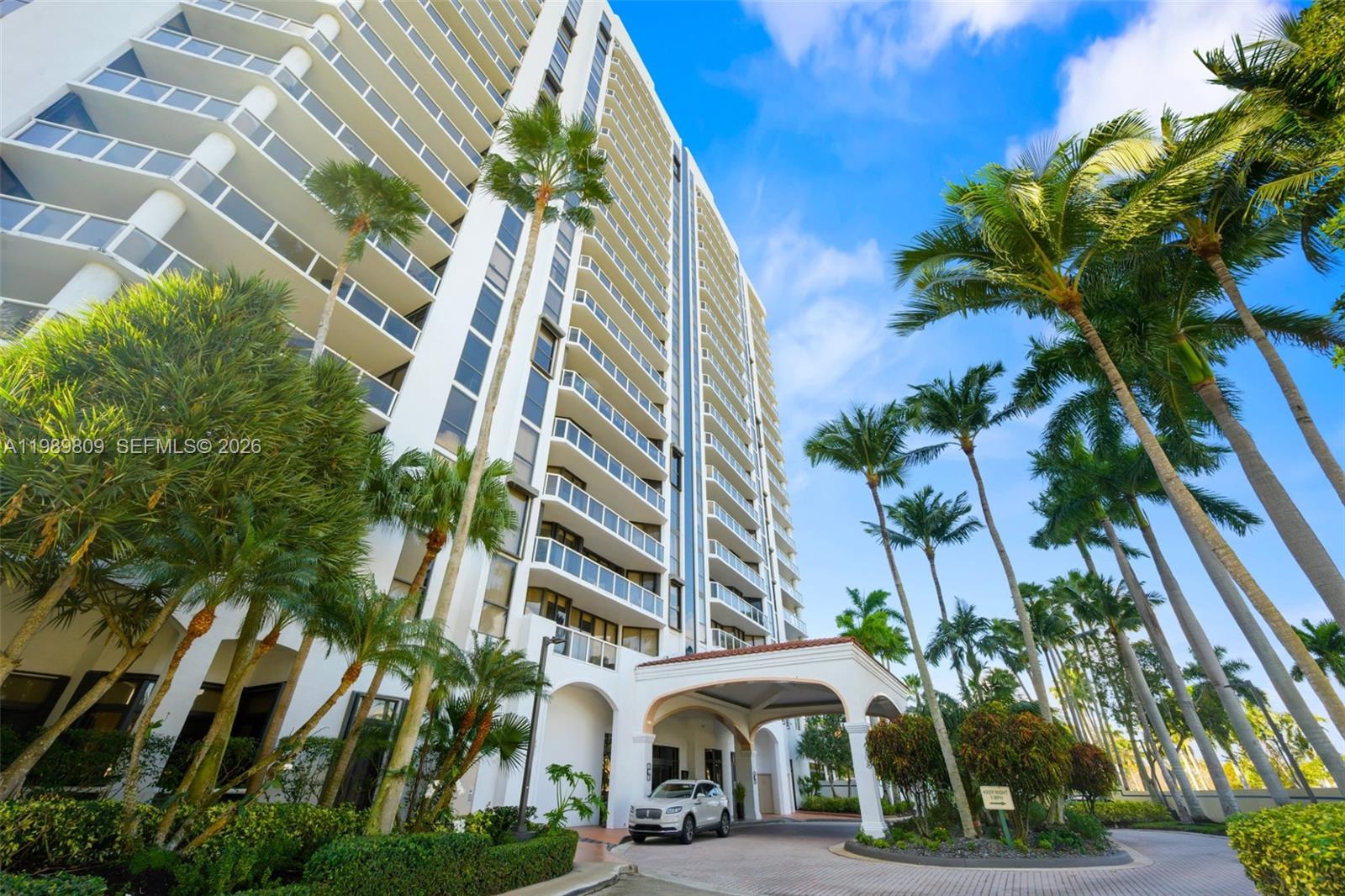 HARBOR TWS AT THE WATERWA - Residential