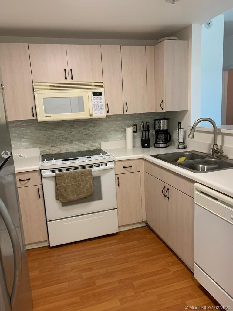 DOUGLAS GRAND CONDO - Residential Lease