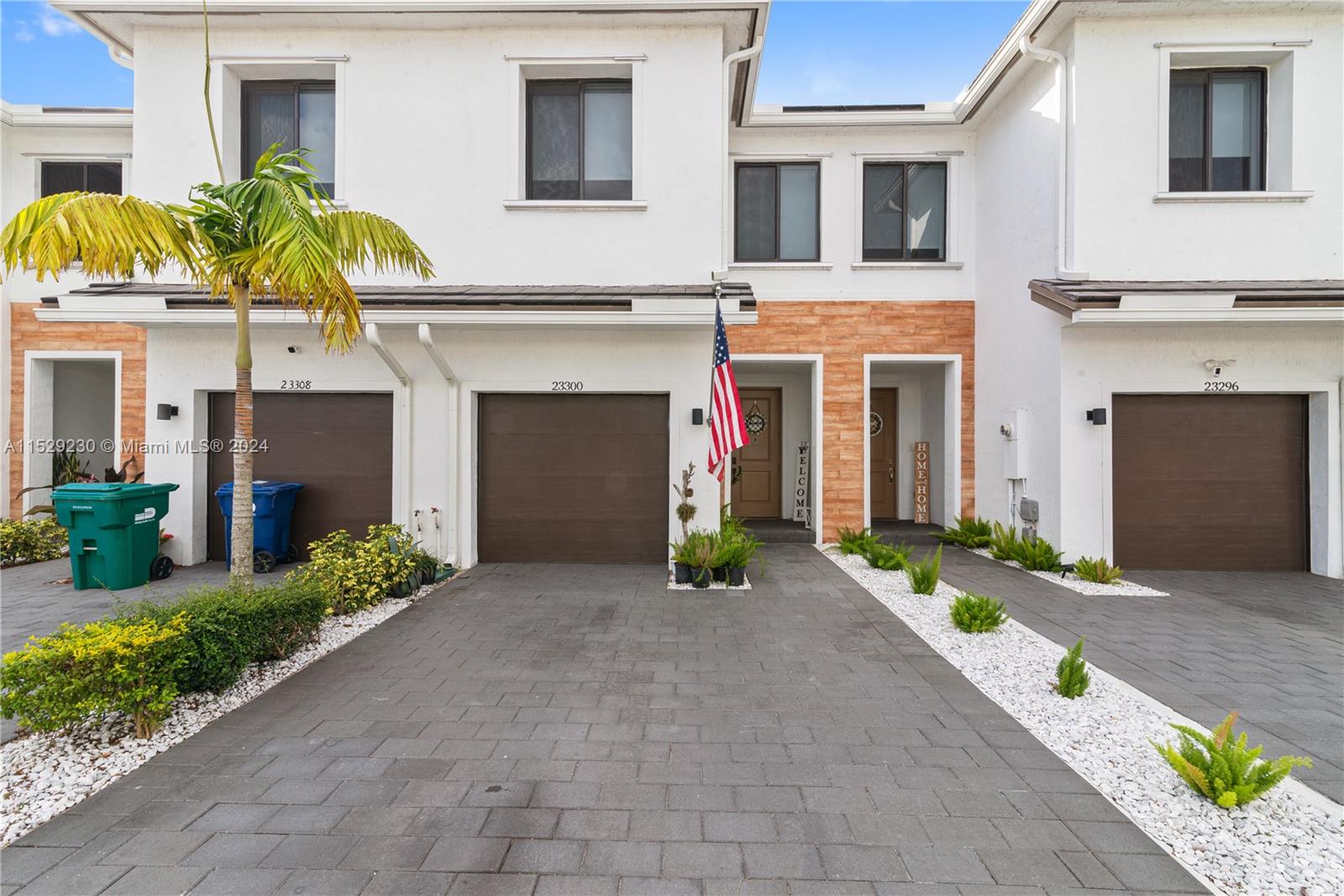 Stunning townhouse located in the community of The Landings. This townhouse features 3 bedrooms and 2.5 baths. This property exhibits a modern design and a very spacious/open layout including an open kitchen with granite countertops featuring large kitchen cabinets with modern stainless steel appliances and abundant closet space. It has a closed car garage with capacity for one car and additional parking in the driveway. Washer and dryer upstairs. Clubhouse with a pool, 2 dog parks & an outdoor fitness area. Near Black Point Marina, Southland mall, shopping centers, Publix, and Somerset schools & Turnpike expressway. Furniture available for negotiation. THIS HOME IS AN OPPORTUNITY THAT YOU CANNOT MISS!! Call for a private showing today.