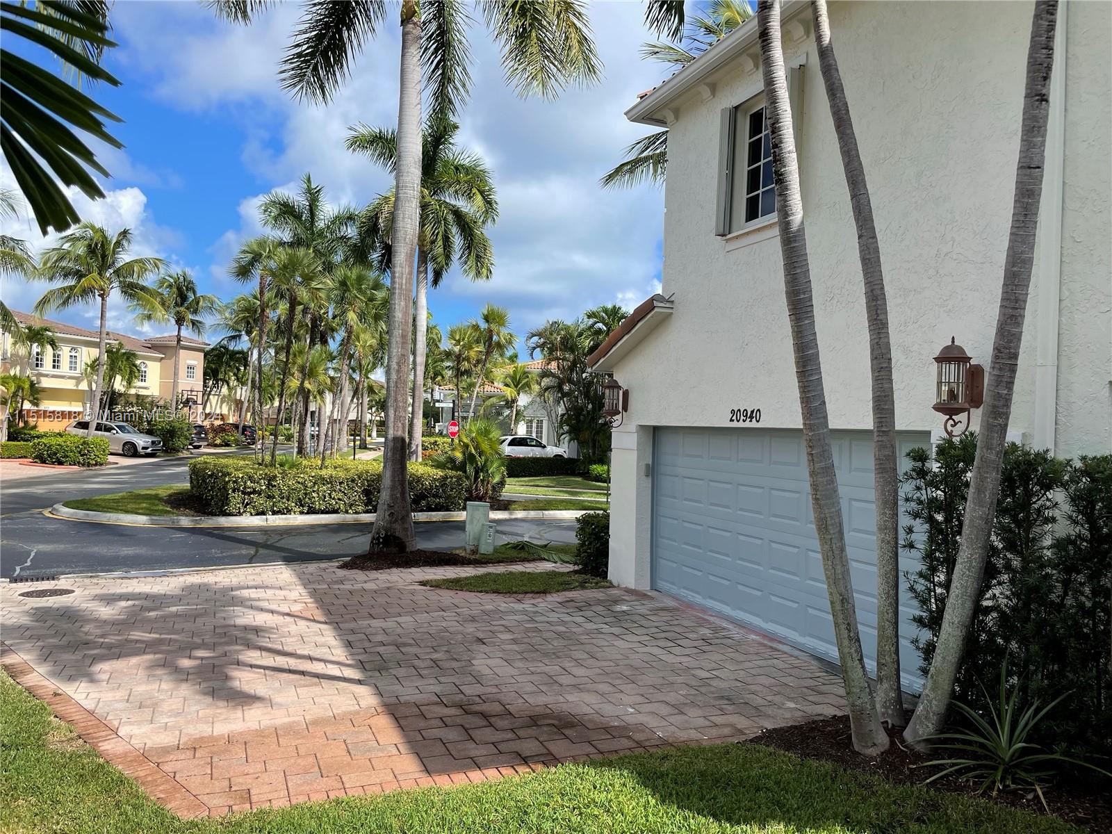 AVENTURA LAKES PHASE 1 - Residential