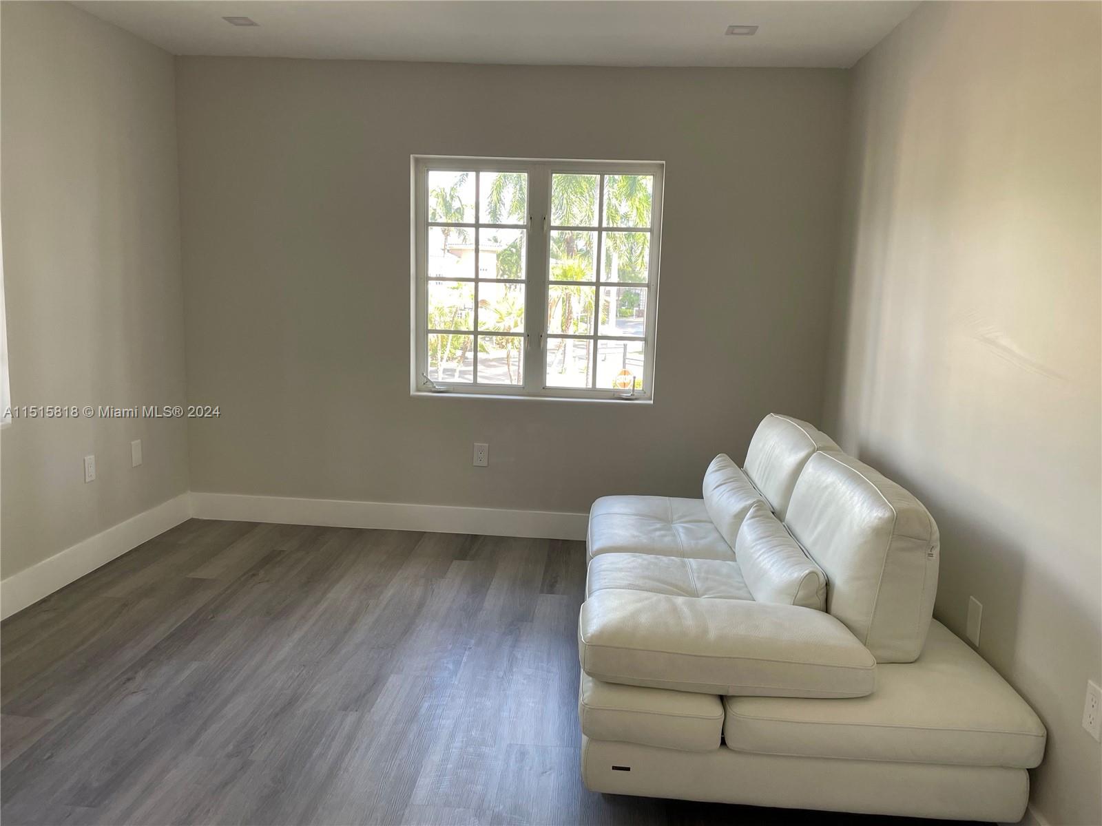 AVENTURA LAKES PHASE 1 - Residential