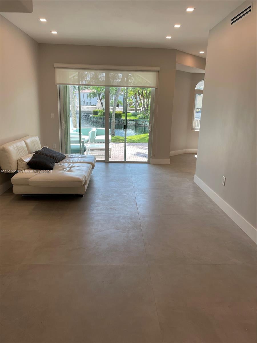 AVENTURA LAKES PHASE 1 - Residential