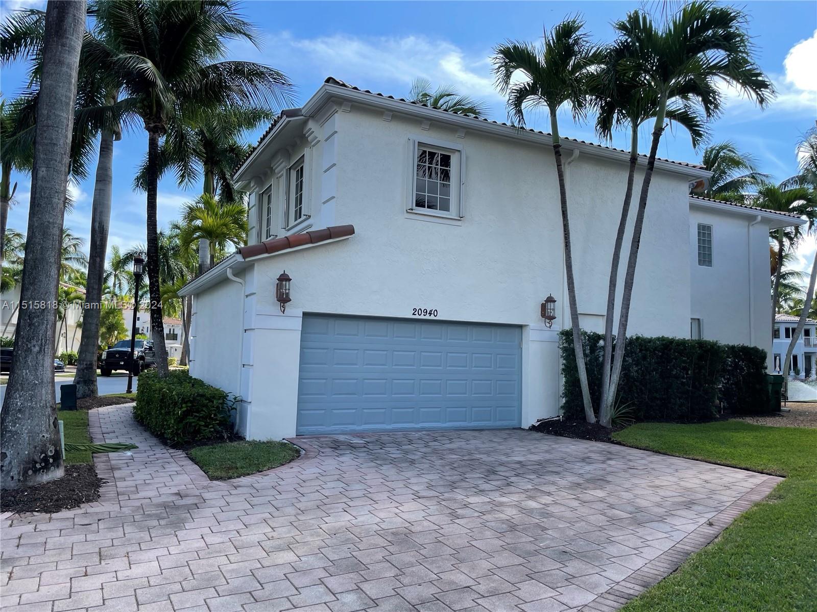 AVENTURA LAKES PHASE 1 - Residential