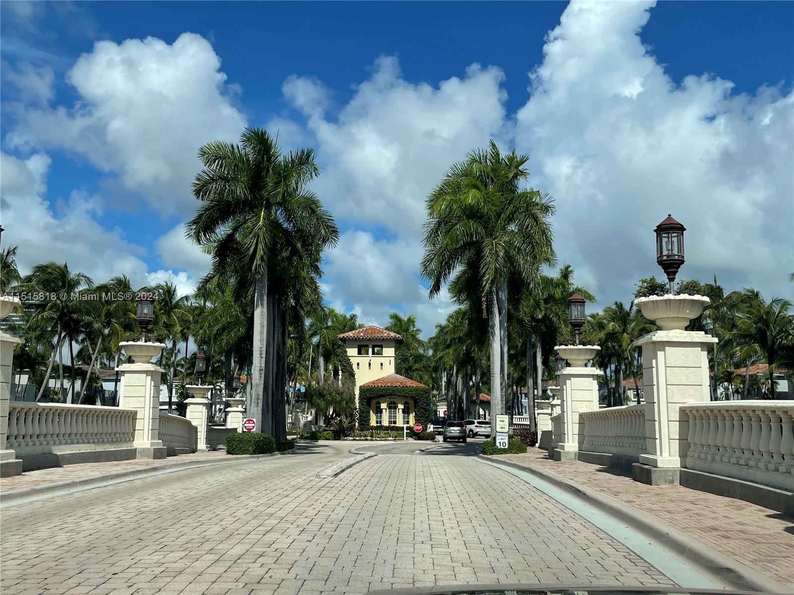 AVENTURA LAKES PHASE 1 - Residential