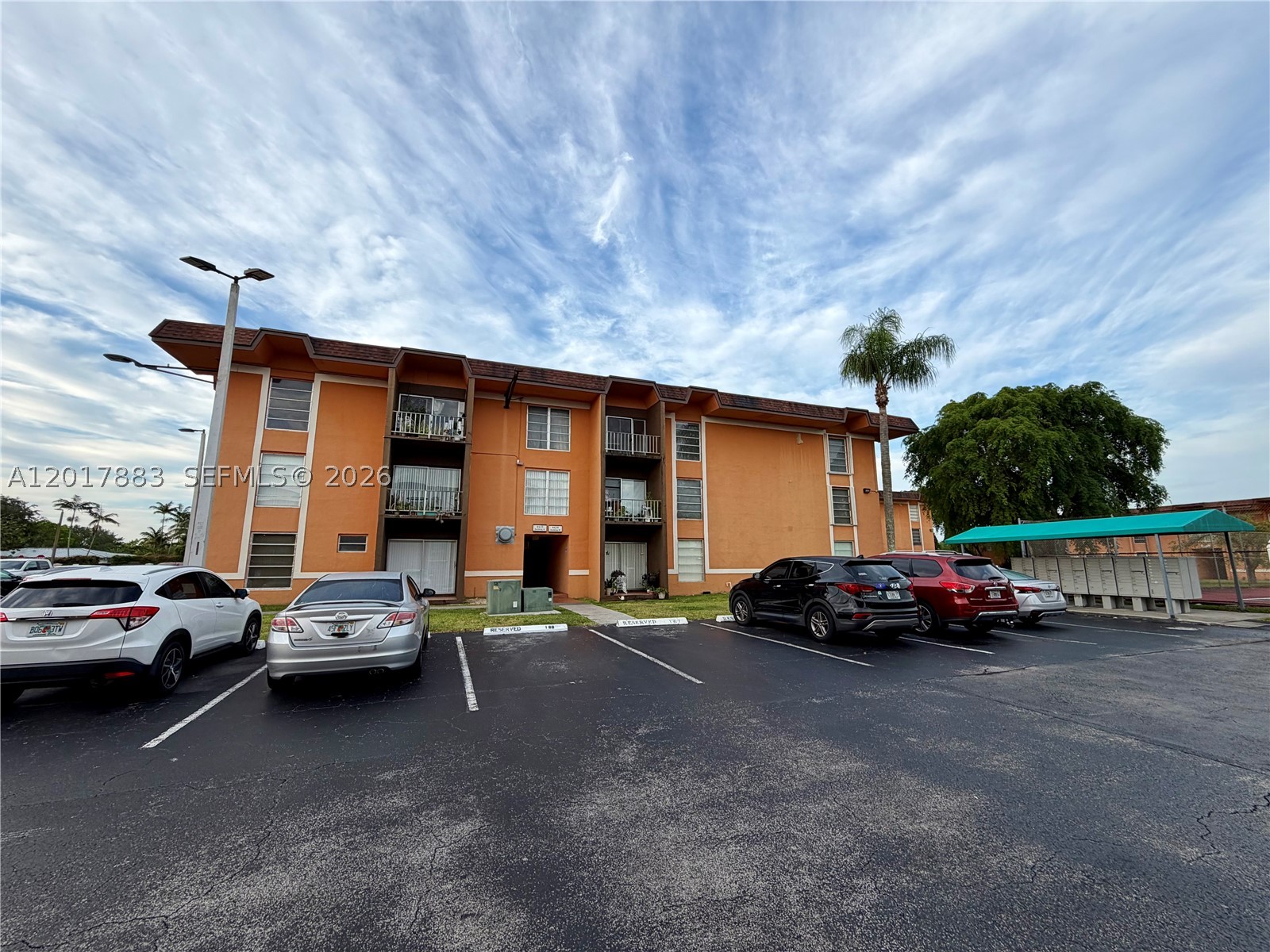 SUNSET PALMS EAST CONDO - Residential