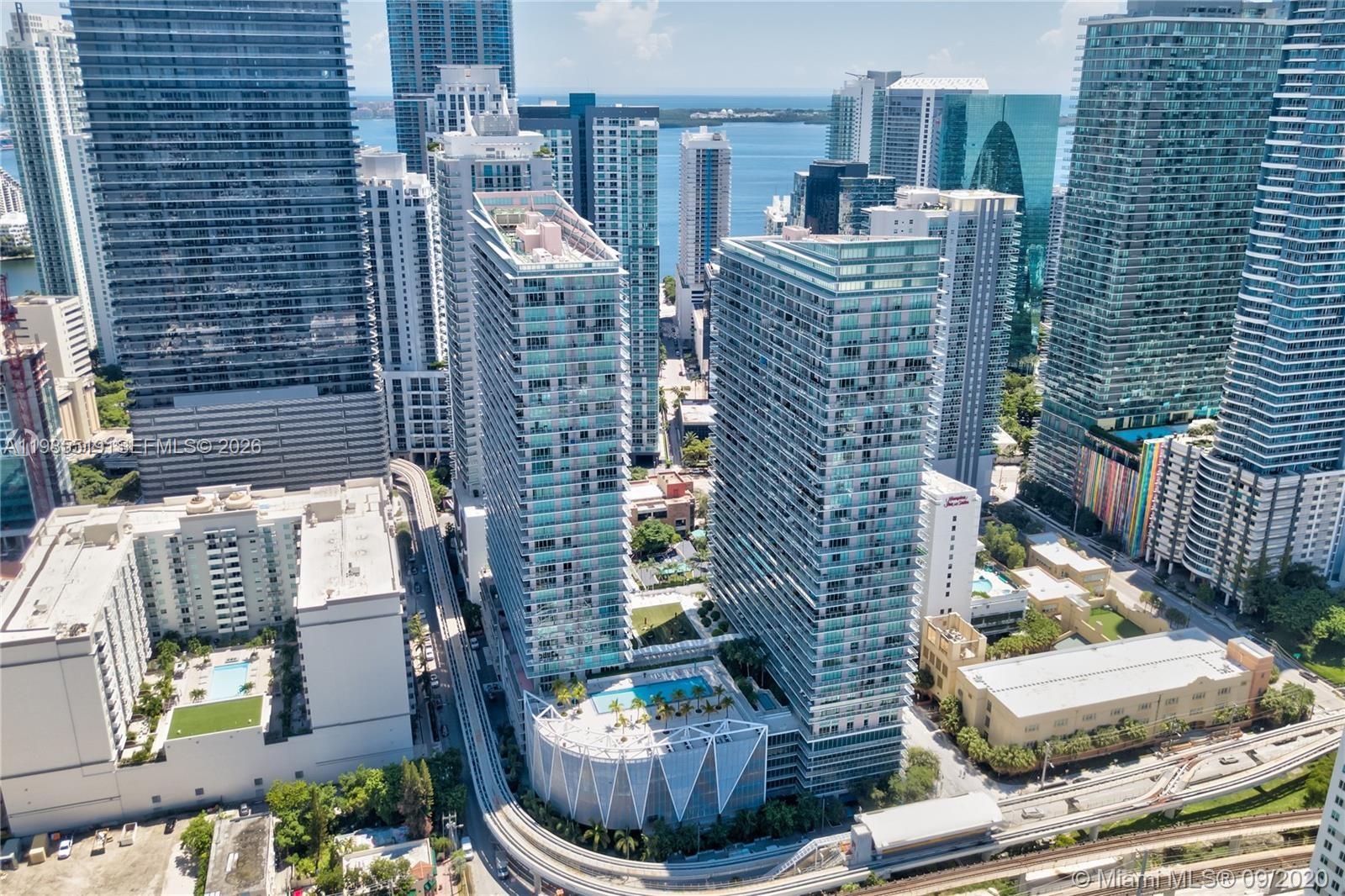 THE AXIS ON BRICKELL COND - Residential