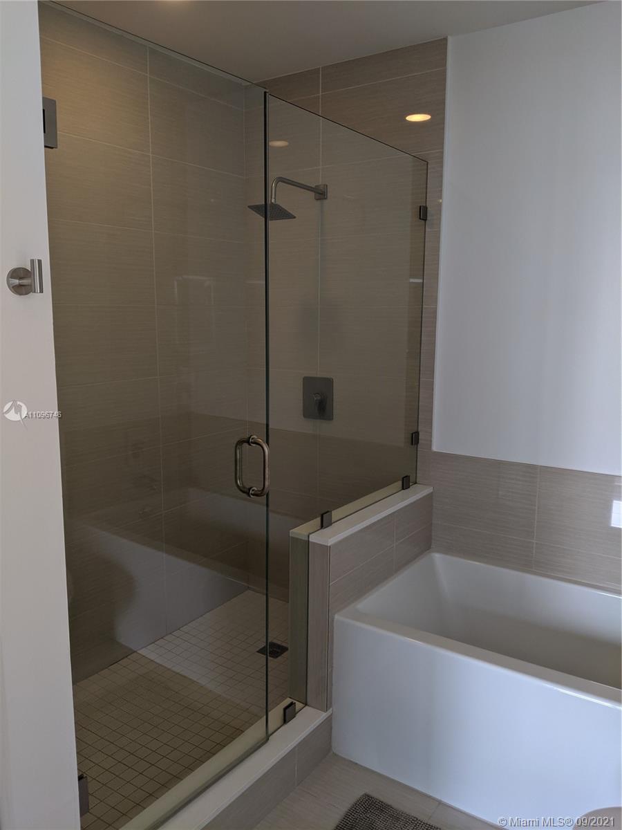 CASSA BRICKELL - Residential