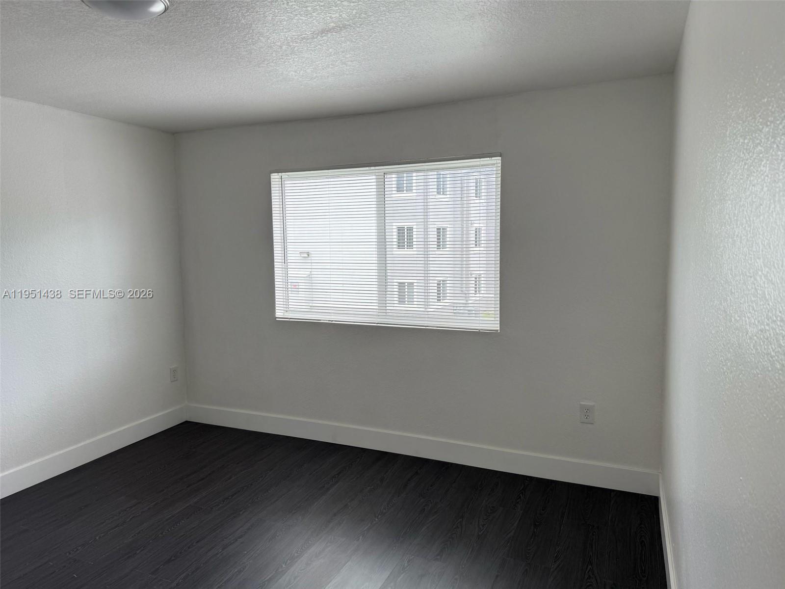 VISTA TRACE - Residential