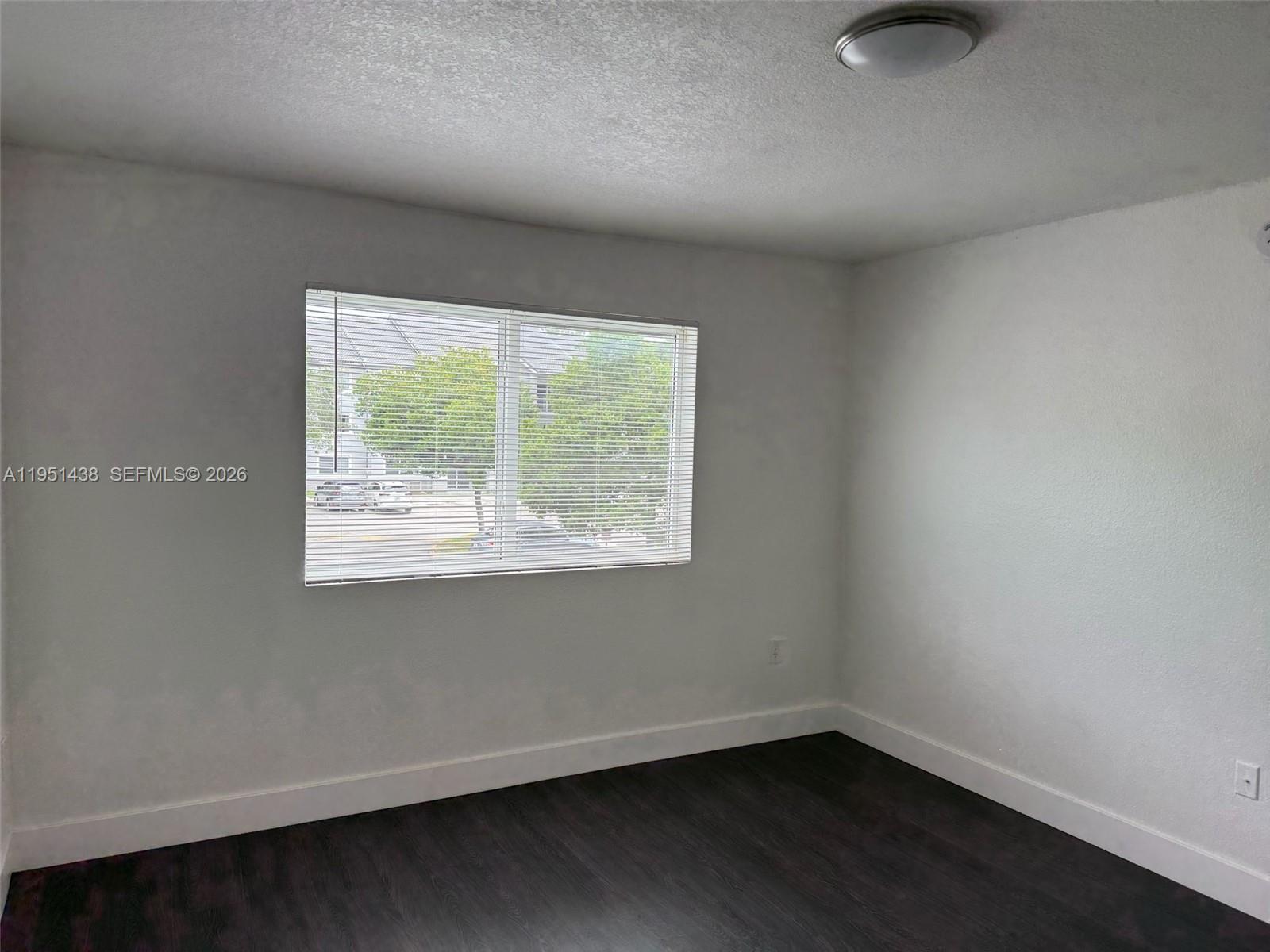 VISTA TRACE - Residential