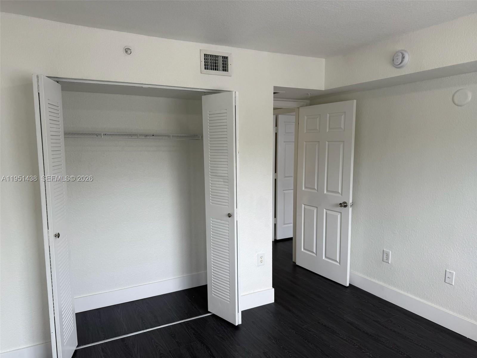 VISTA TRACE - Residential