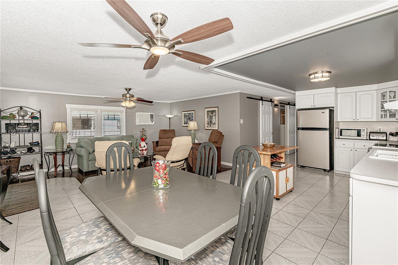 SUNSET LAKE PARK - Residential