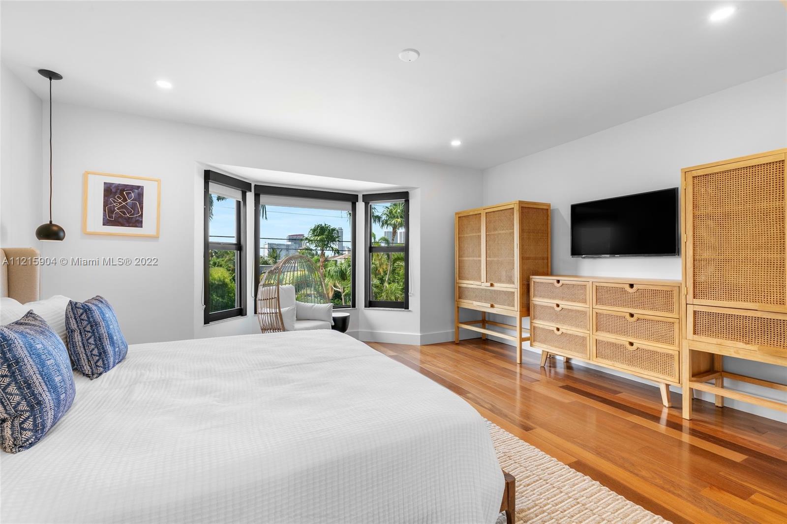 GOLDEN ISLES ESTATES FIRS - Residential