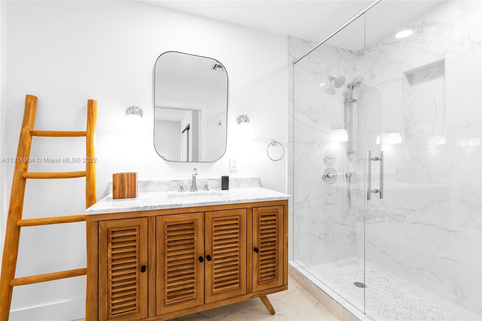 GOLDEN ISLES ESTATES FIRS - Residential